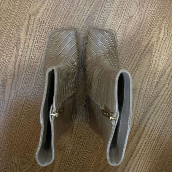 NWOB Sam Edelman Layla Croc caramel brown Embossed Square Toe Booties size 8.5 - Picture 4 of 10